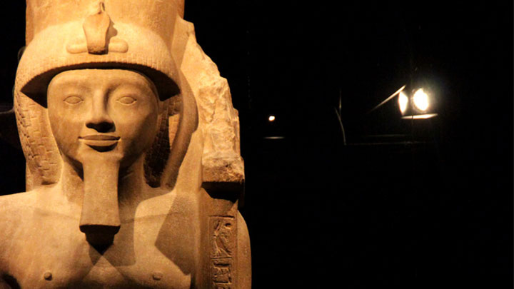 Освещение статуи в Египетском музее (Италия) с помощью ламп Philips