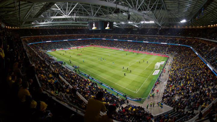 Стадіон Френдс Арена з неймовірним освітлення завдяки обладнанню Philips для спортивних об’єктів