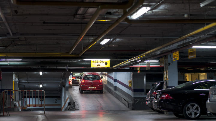  Выезды из автостоянки NH Hoteles освещаются энергосберегающими световыми решениями Philips 