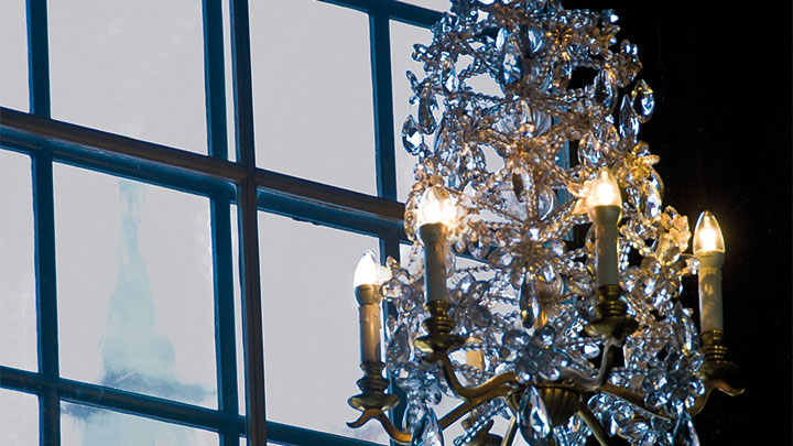  Люстра с лампами Novallure LED создает теплое освещение в Галерее Принца (Швеция)