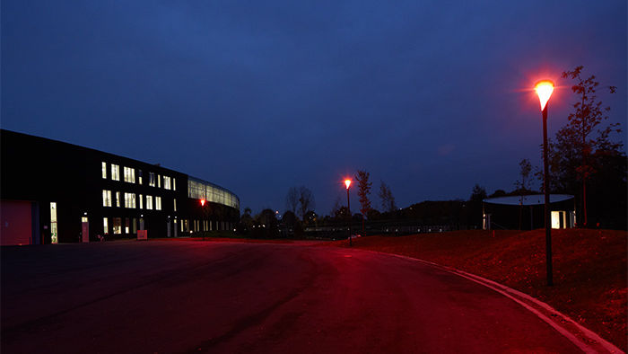 Паркувальна зона кампусу Venco, обладнана світильниками UrbanStar із лампами ClearField