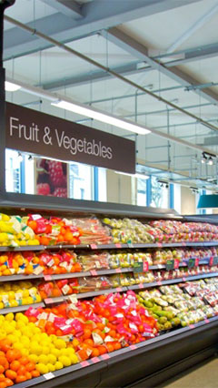 Световые решения Philips для супермаркетов подчеркивают свежесть фруктов и овощей
