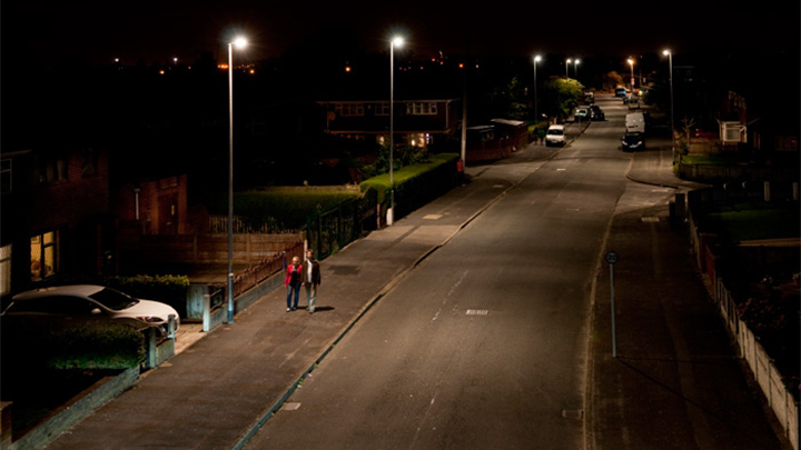 Улица в Орфорде, Великобритания, освещенная с помощью решения от компании Philips