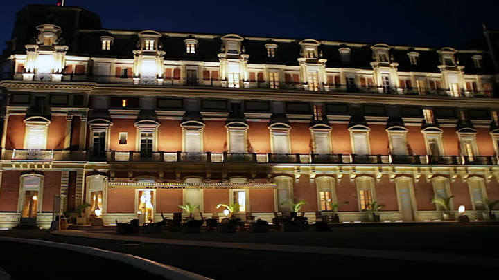Видео Hotel du Palais