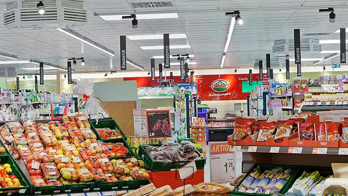 Продукти на вітрині зі світлодіодним освітленням Philips  
