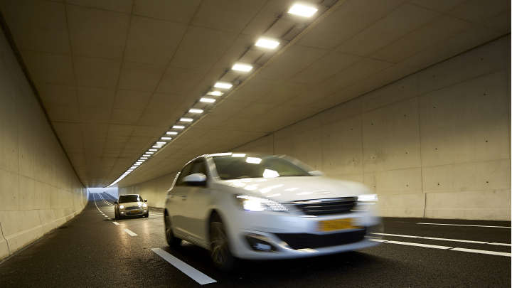 Туннель с прекрасным освещением от компании Philips Lighting