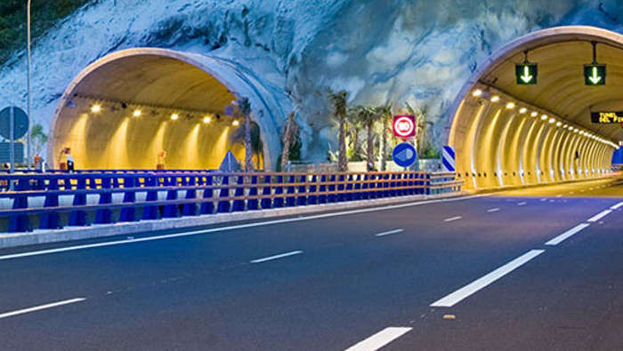 Тунель, якісно освітлений ліхтарями Philips 