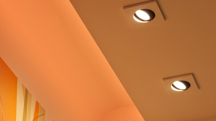 Точечный светодиодный светильник HealWell компании Philips Lighting для окружающего освещения повышает комфорт пациентов и упрощает навигацию для медицинского персонала
