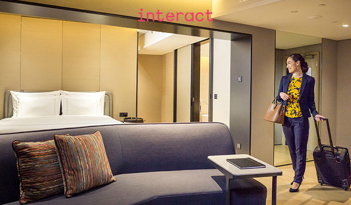 Световые решения Interact Hospitality, создающие особое настроение у приехавших в гостиницу людей